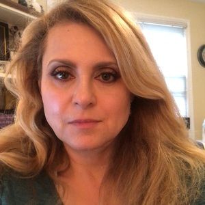 Meet your Posher, Julie